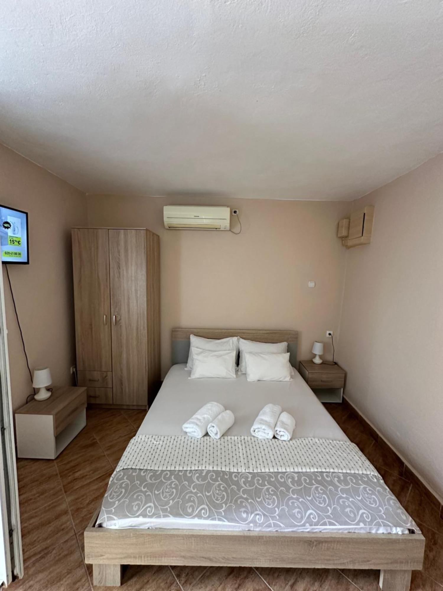 Apartman Nina Рисан Экстерьер фото